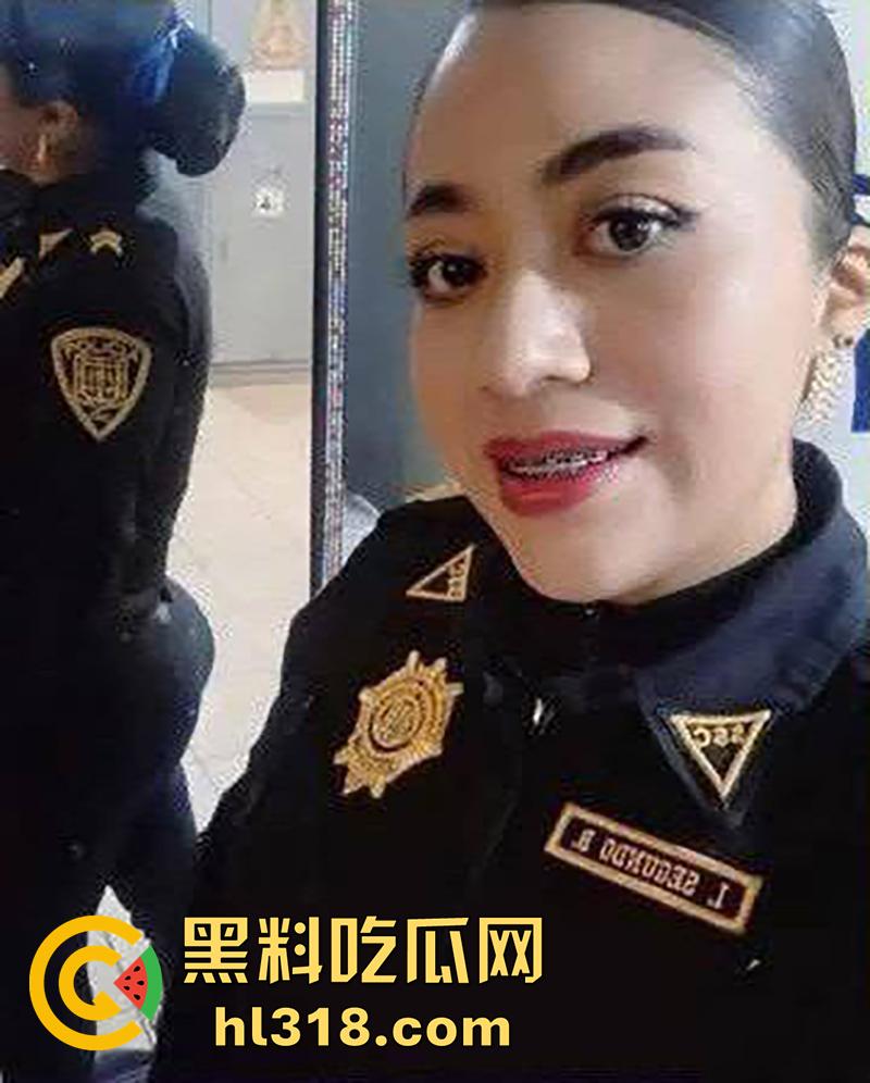 墨西哥最骚女警被曝光，在巡逻车偷情被抓后，其警局浴室性爱视频也被曝出，大奶肥臀真是性感啊！  第1张