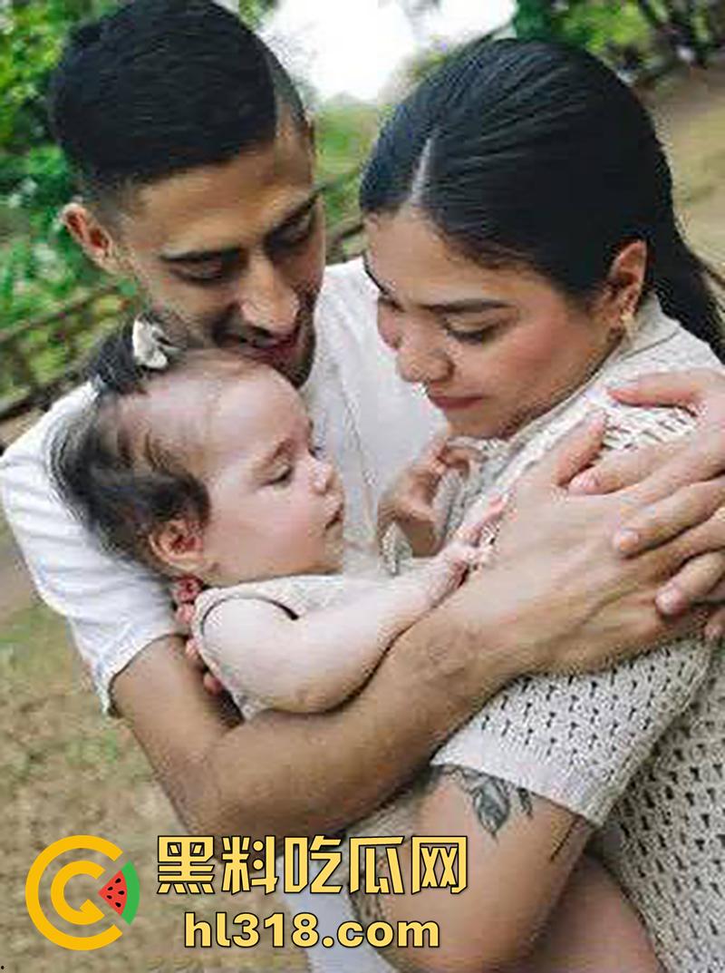 墨西哥最骚女警被曝光，在巡逻车偷情被抓后，其警局浴室性爱视频也被曝出，大奶肥臀真是性感啊！  第2张