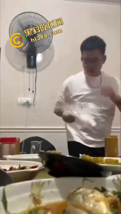 同学聚会惊现大奶初恋白月光，喝多非要炫耀胸大还强行舌吻，老公在家打游戏，这波到底谁才是现任？  第6张