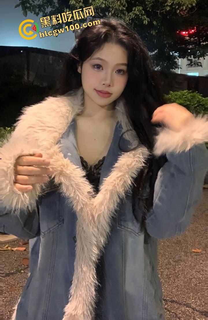 广西柳州韵味骚贱反差婊【谢萌】发骚自拍阴唇喷水，精神小伙暴力后入塞满骚逼！独家曝光流出！  第3张