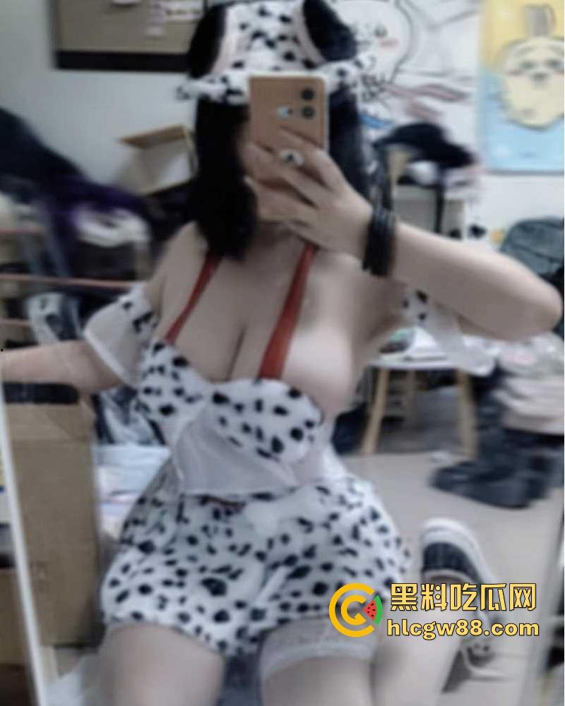 四川达州第十六中学在校高三学生【李诗颖】天生大奶母狗 喜欢二次元cosplay 自慰视频流出  第8张