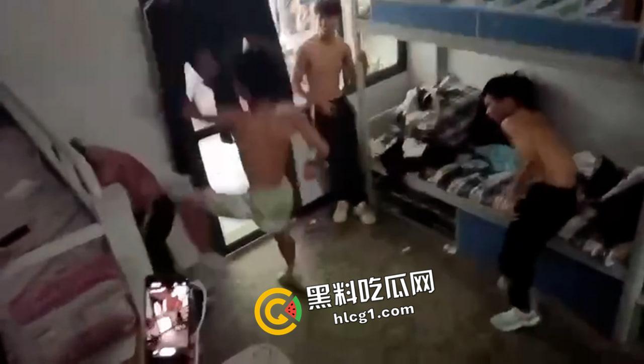 湖北宜都职教中心少年被霸凌现场视频 背都被抽烂了 殴打长达十几分钟 全是畜生啊  第2张