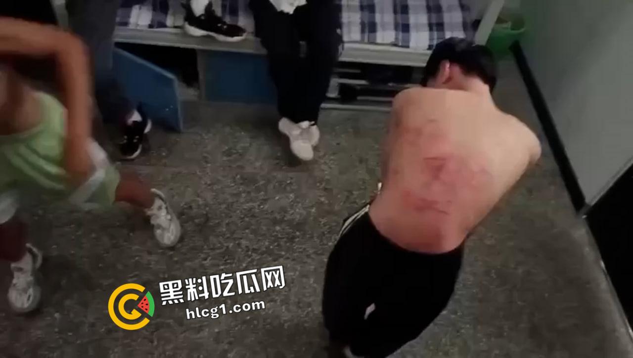 湖北宜都职教中心少年被霸凌现场视频 背都被抽烂了 殴打长达十几分钟 全是畜生啊  第3张