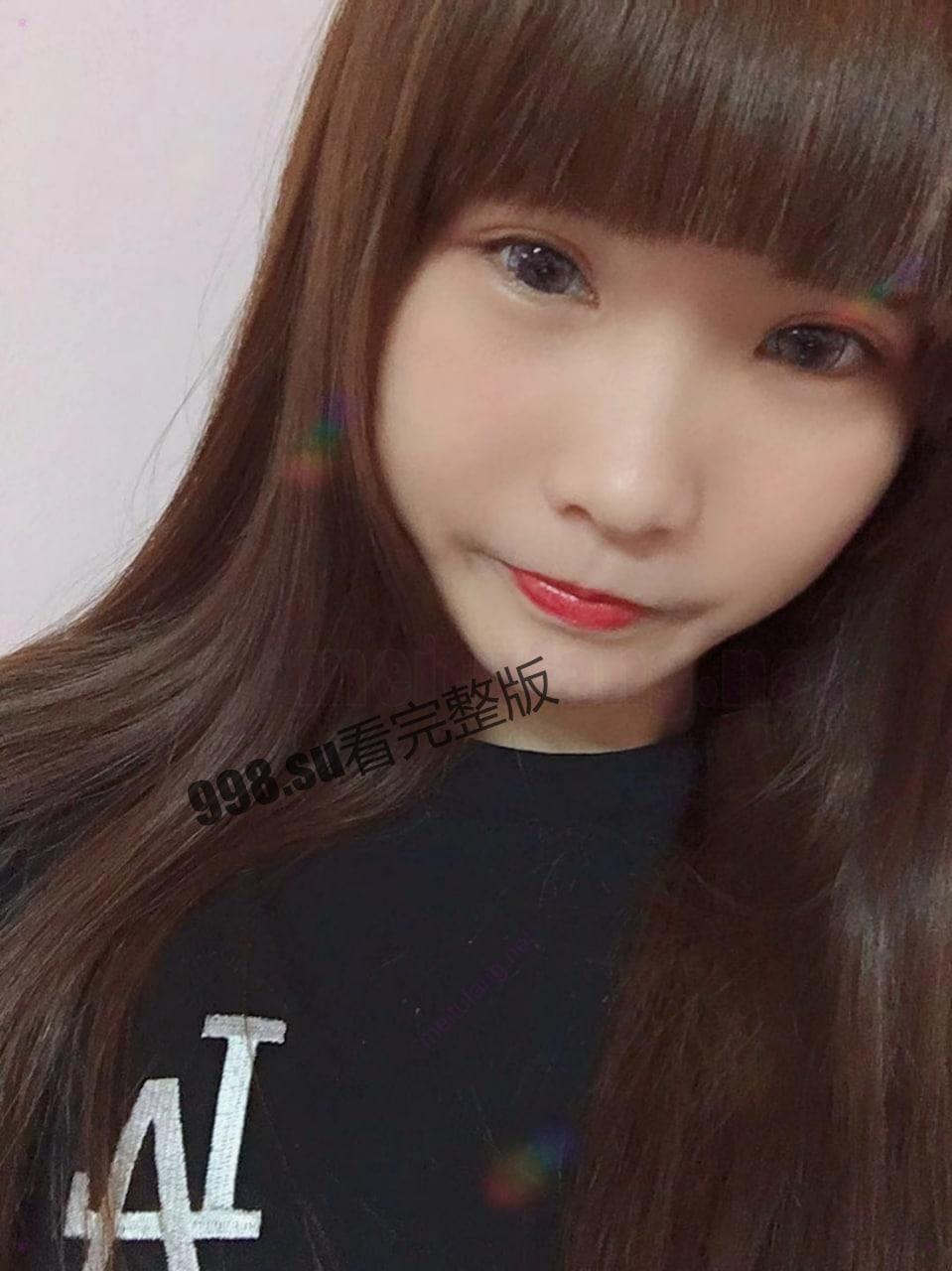 【反差女友】情侣泄密❤️被假经纪人忽悠主动掰开鲍鱼的高一嫩妹  第1张