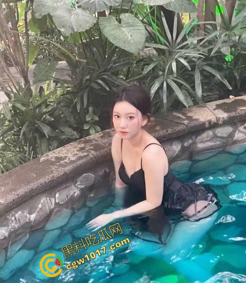 淄博医院职工【崔晓涵】出轨丑闻震惊网络！已婚美人与外科同事激战视频曝群，激情四射，医院群组炸锅  第3张