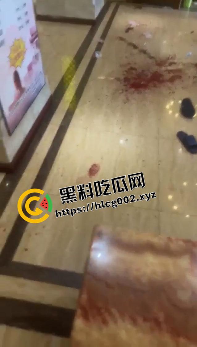 沈阳铁西芭提雅男子连砍9人 杀人后淡定逃离 现场血流满地 现场视频流出 前排吃瓜  第9张