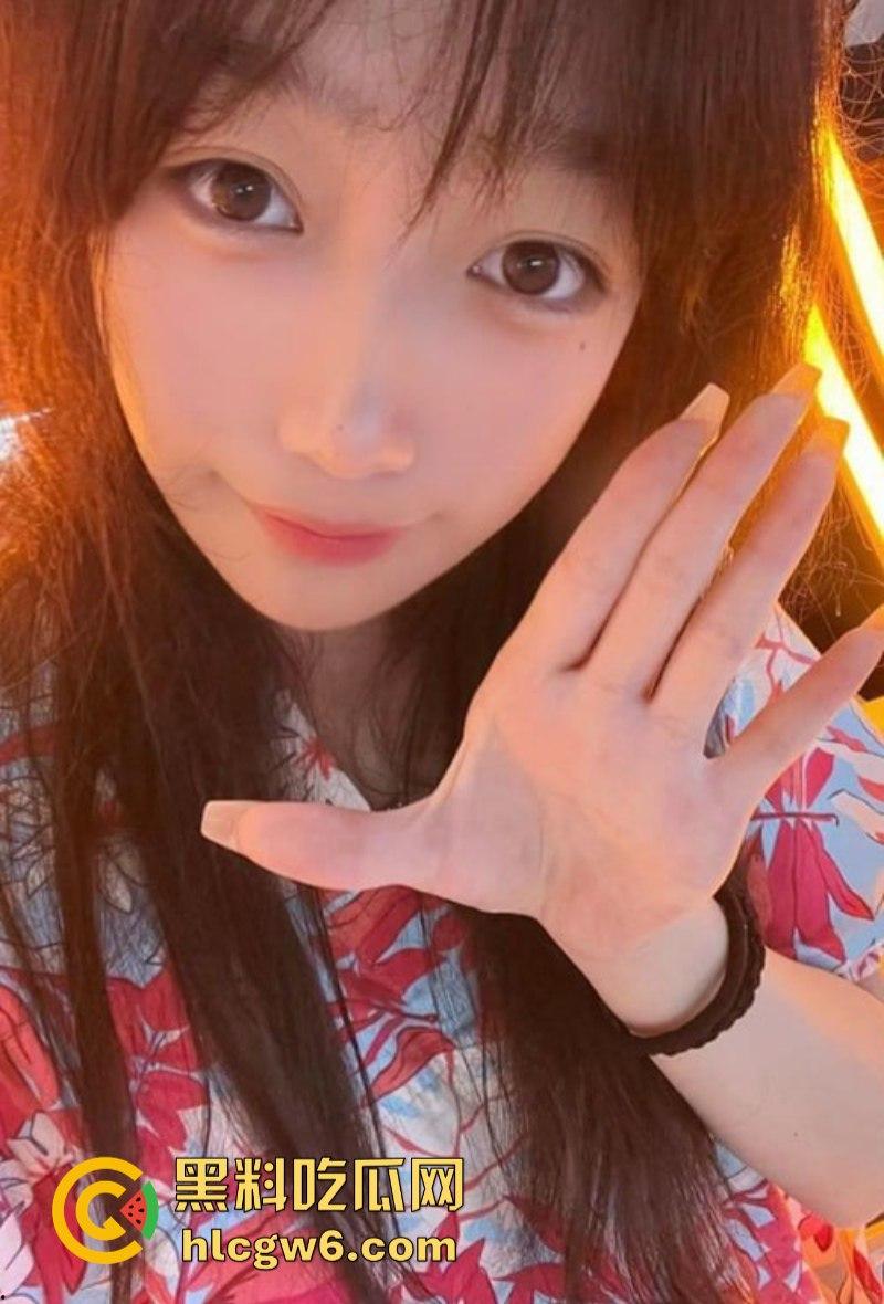 极品吊乳蜜桃臀 到了床上骚不停 深圳大学【黄雨薇】被男友投稿曝光反差做爱视频 口活娴熟如骚鸡  第1张