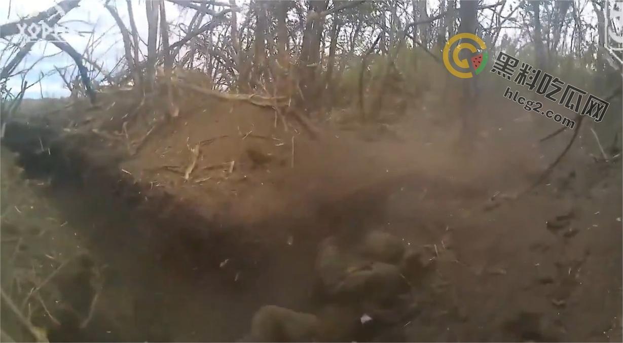 战壕中的生死较量：乌克兰士兵击杀两名俄罗斯士兵的震撼视频流出  第4张
