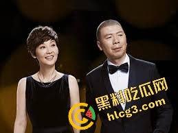 湖南株洲大街惊现冯小刚耍大牌事件，粉丝手机被打掉，热屁股贴冷板凳！  第3张