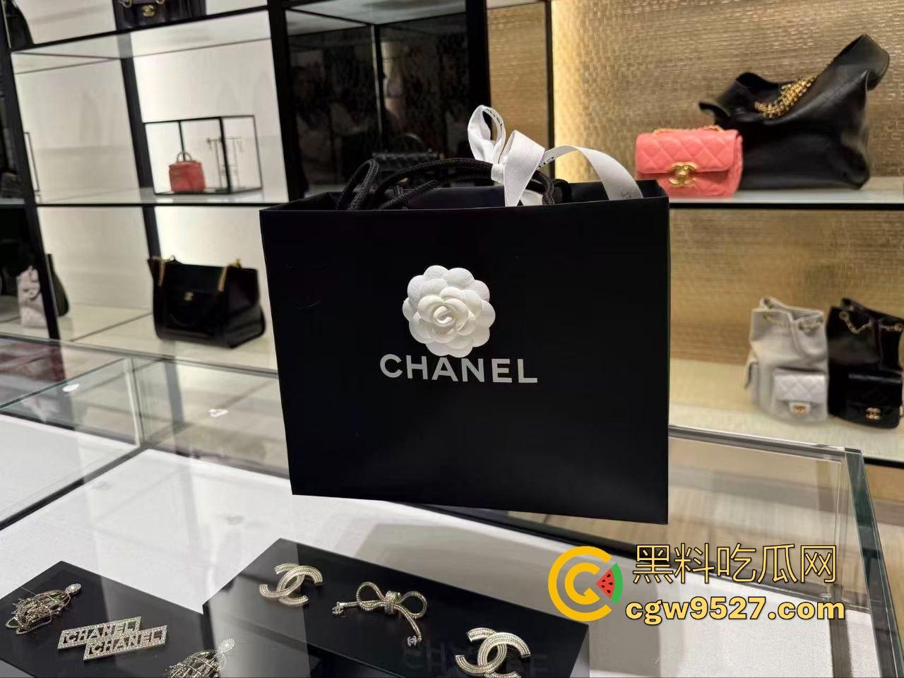 给渣女花了70万，最后只潦草的操了几次就分手了，真心对待换来的只有背叛，一气之下曝光捞女性爱视频！  第2张