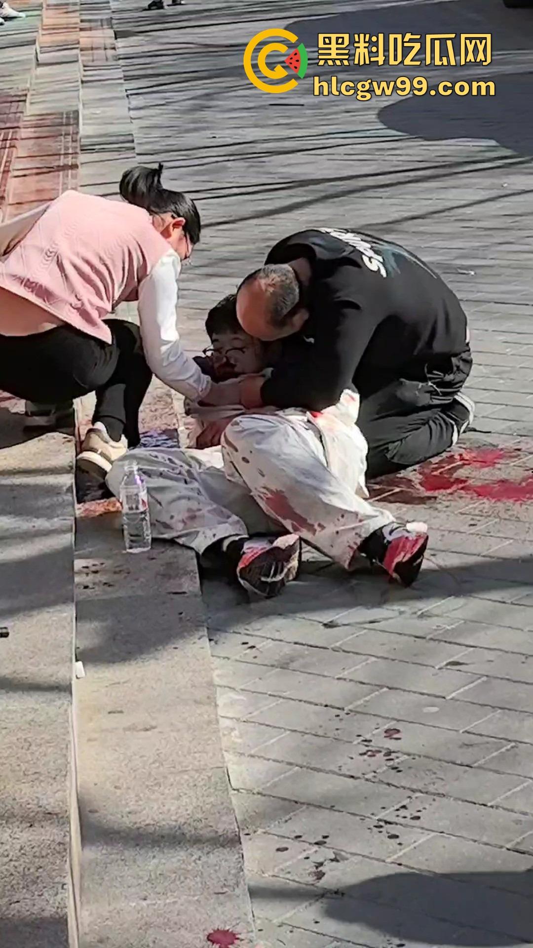 富民街初中生意外摔倒 大动脉被铁棍刺穿 拔出瞬间血喷三尺 现场惨烈当场没了！  第6张