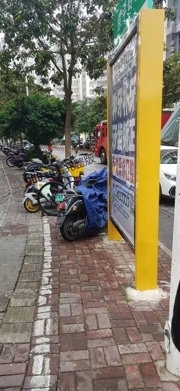 坐标广西 女子因感情问题从十七楼窗户跳楼身亡，路人手机记录下整个过程  第1张