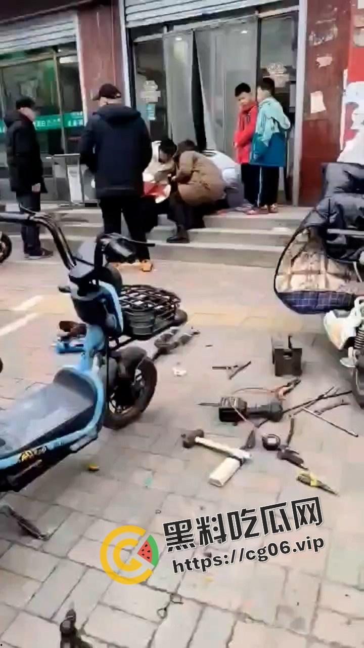 河北石家庄无极县 一酒店门口发生恶性伤人案 疑似起因为卖假烟假酒  第2张