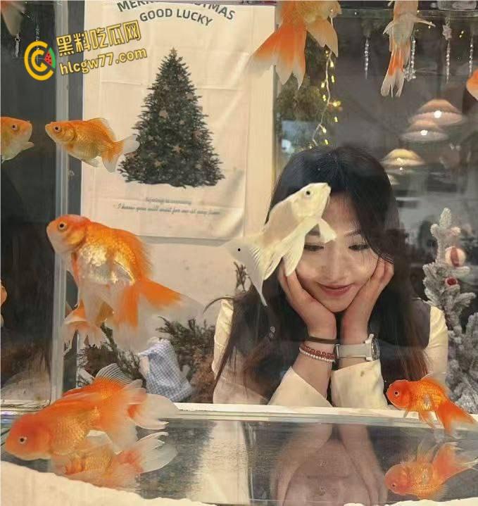 江苏【张馨茹】出轨丑闻 ，男友出差在家露料炮友 ，被怒曝蕾丝装乳交后入  第2张