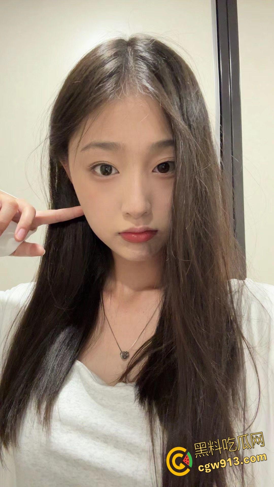 湖北大学极品学妹【陈梓怡】，这颜值妥妥的校花，和男友在酒店肛塞调教，打桩后入爆操反差爆棚 ！  第2张