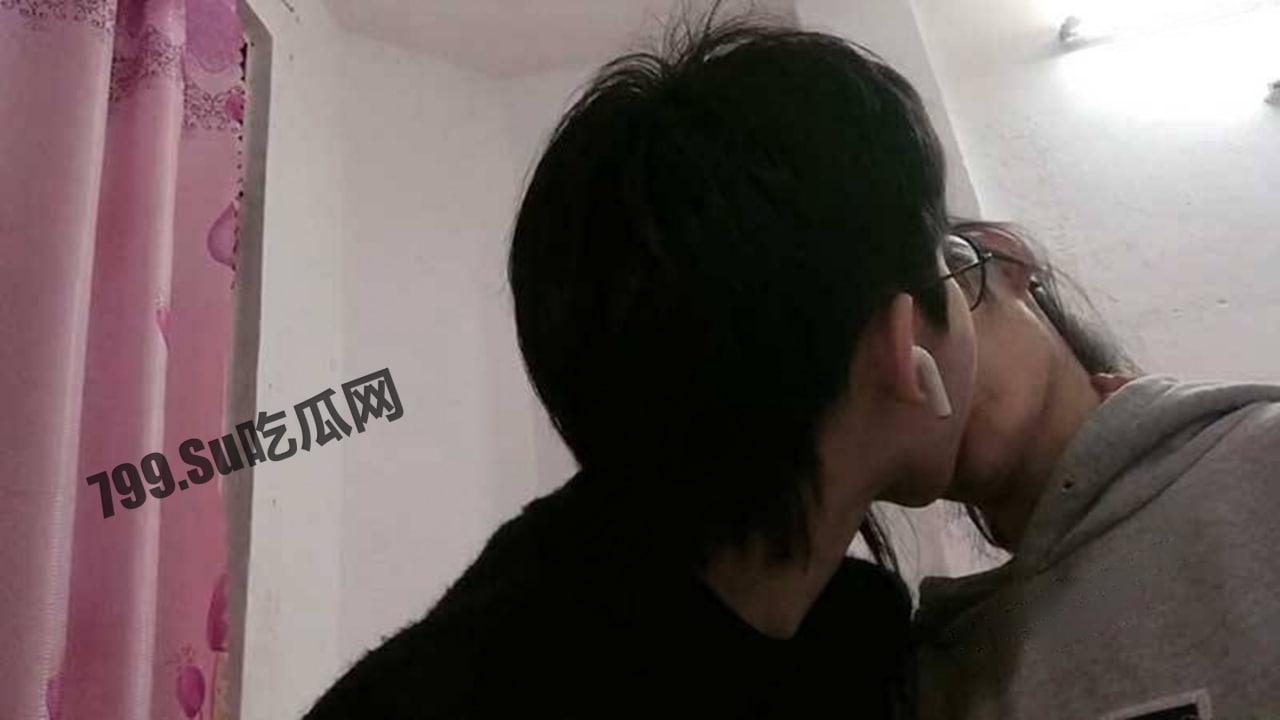 百合预警 大一学妹 S 和『男朋友』T 的恋爱日常 舌吻 做爱 各种姿势 性爱视频流出  第4张