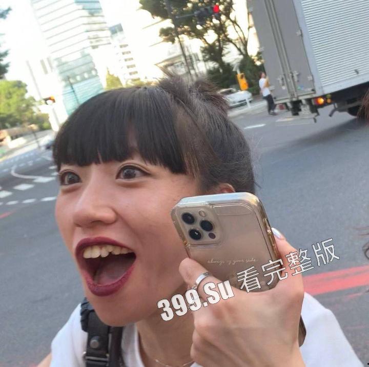 华夏紫微星在日大发神威！7.17早上 几段视频在日本网上疯传，视频中几名中国女子在新宿街头对日本警察拳打脚踢  第1张