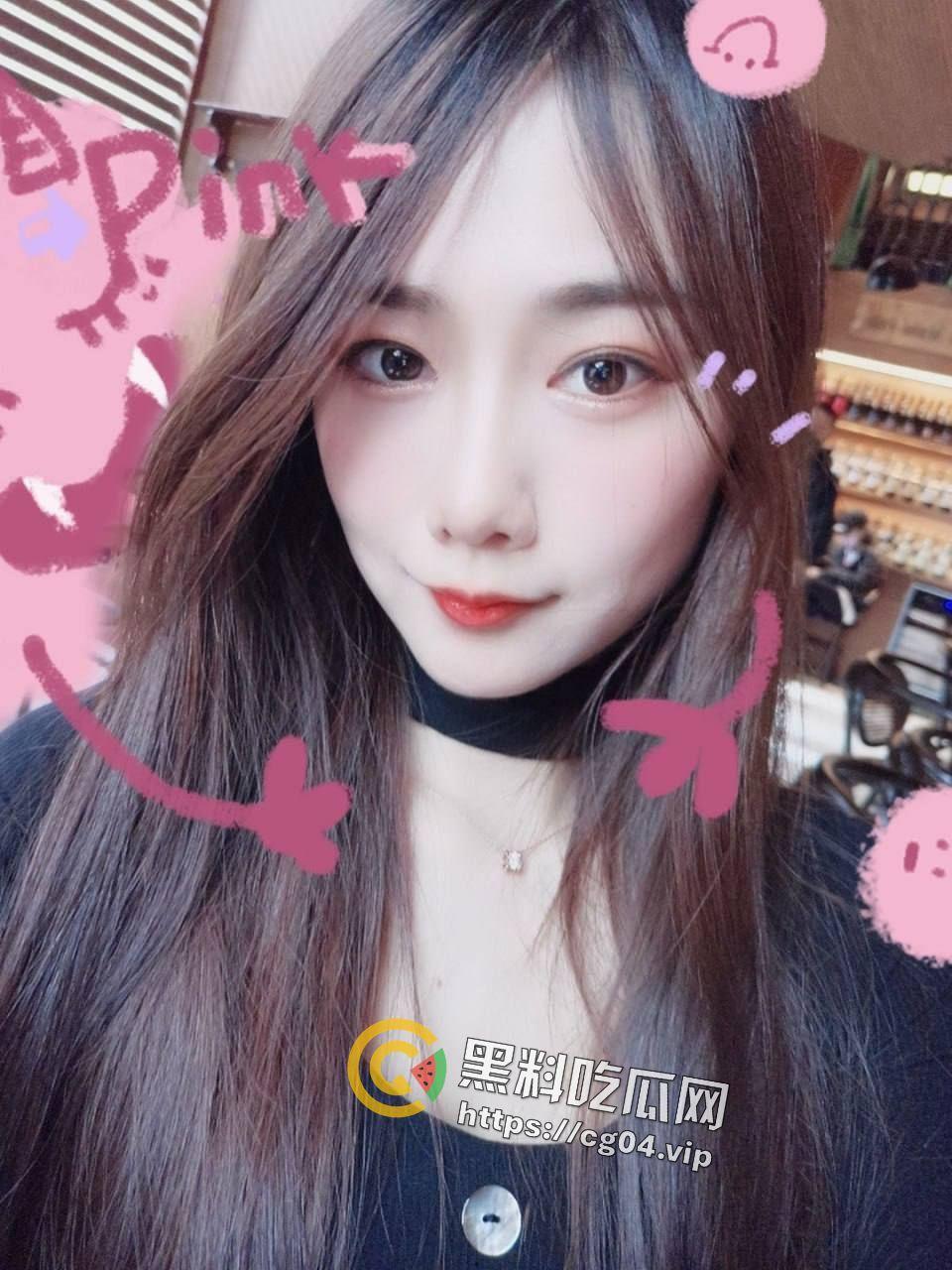 全网呼叫陕UGN652奔驰车主恭喜你当接盘侠啦！你的老婆曾经坐台被包养 卖肉上位哦  第2张