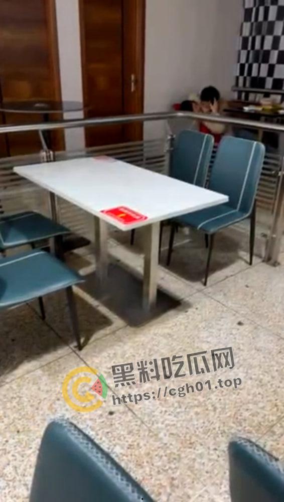宿迁学院四号餐厅情侣餐桌做爱 女上忘我地蠕动 偷拍视频被流出  第6张