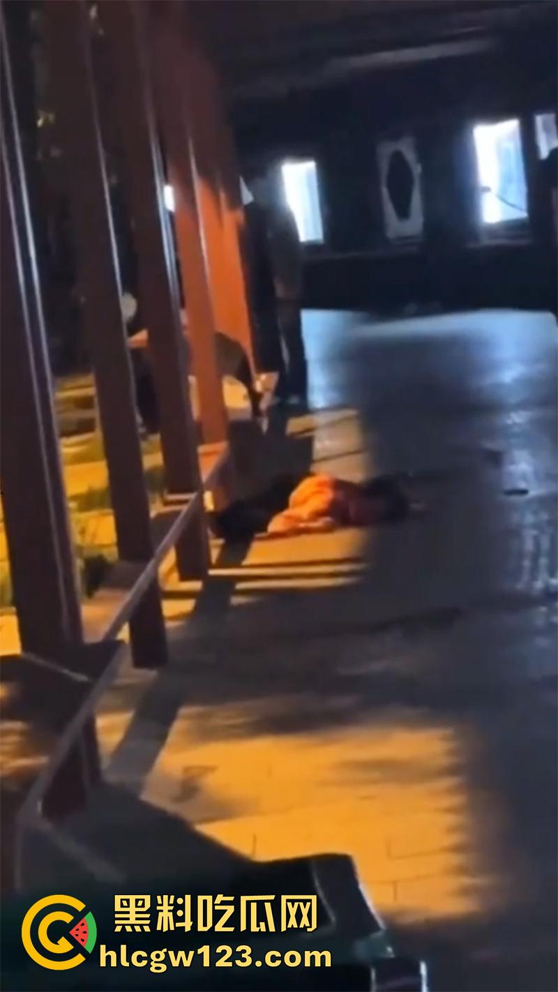 南昌工学院校园杀人案，19岁大学生怒杀22岁学姐，不仅骗钱还出轨玩弄感情，结果被小伙刺杀！  第5张