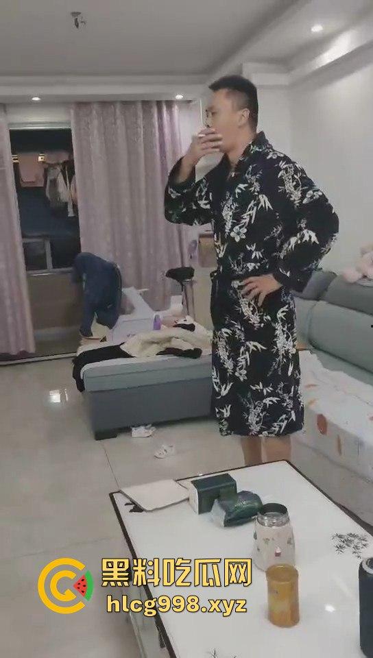 山东抖音骚货【莉莉安】刚生完孩子就耐不住寂寞！租房偷情被老公捉奸，场面乱成一锅粥！  第9张