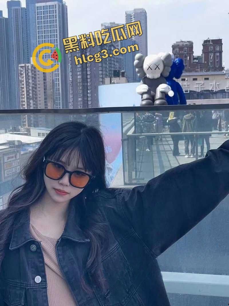 上海浦东新区舞蹈生老师『吴亚楠』桔子水晶高档酒店玩3P 舞蹈生底子真不错  第1张