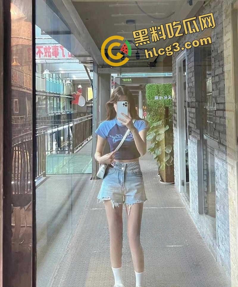 上海浦东新区舞蹈生老师『吴亚楠』桔子水晶高档酒店玩3P 舞蹈生底子真不错  第2张