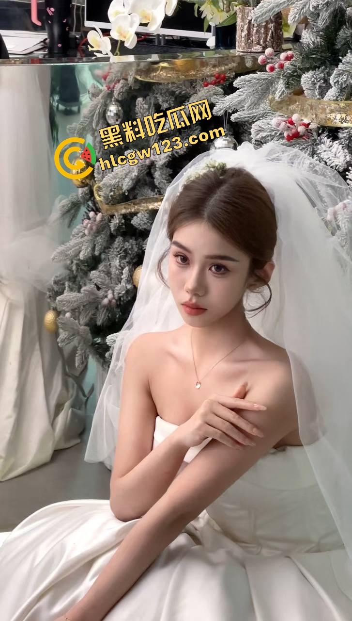 嫂子这腰臀比太顶了，哥哥出差不在家，我直接后入她的大肥臀，忍不住拔枪狂干！肥臀即正义！  第2张