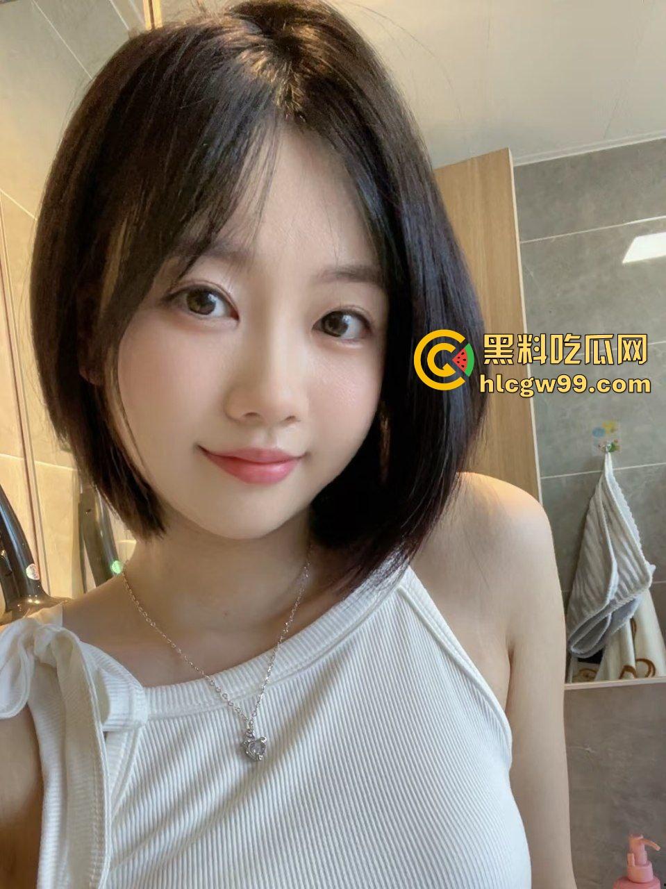 珠海极品短发嫩乳妹【戴雨】记录职高到大学乳房进化发育史！小荷才露尖尖角到圆润美奶  第4张