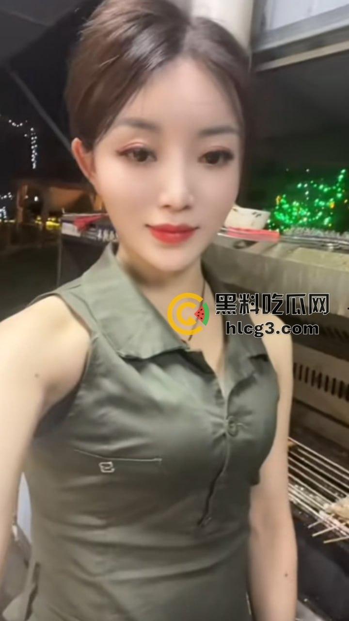 广东澄海1987烧烤店火辣老板娘『张丽华』与老板卷帘门内激情啪啪视频曝光，烧烤店一夜爆红！  第11张