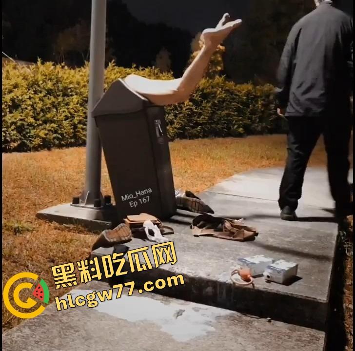 日本骚留子玩疯了，垃圾桶里骚穴倒插成肉便器，蜜穴开张求陌生人爆射！  第9张