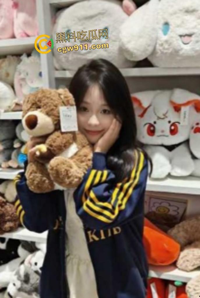 广东科技职院清纯校花【边思雨】惨遭学长调教！从纯情少女变淫荡性奴，深喉吞精，后入猛插流水！  第1张