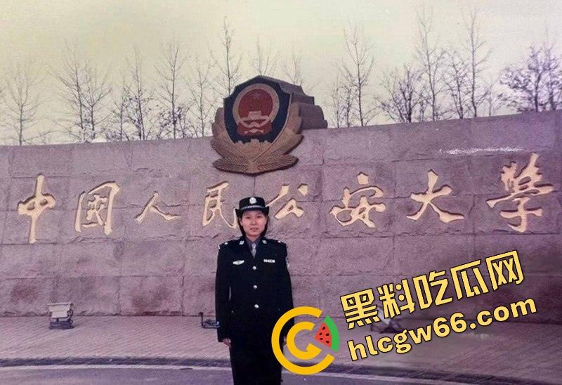 换偶女警【苏静】在凤凰网演讲换偶体验！被公安开除后 和老公开设换偶网站！全网最全黑料！  第1张