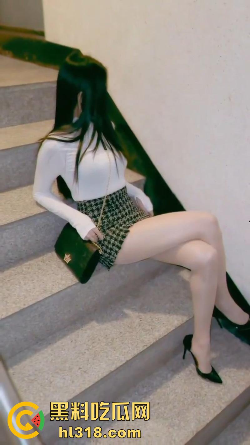 韩国顶级ts美妖，肌肤白嫩身材极品，翘臀美腿白皙修长，腰肢纤细翘臀饱满，娶这样的应该不用彩礼了吧！  第4张