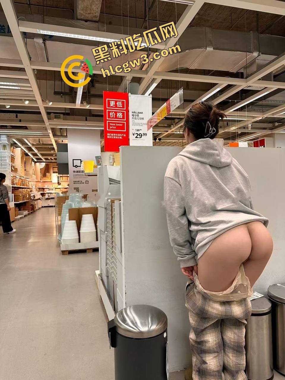 云南大理反差婊人妻母狗『廖嘉艺』丸子头大雷女神 商场露出浴缸激情！独家流出！  第1张