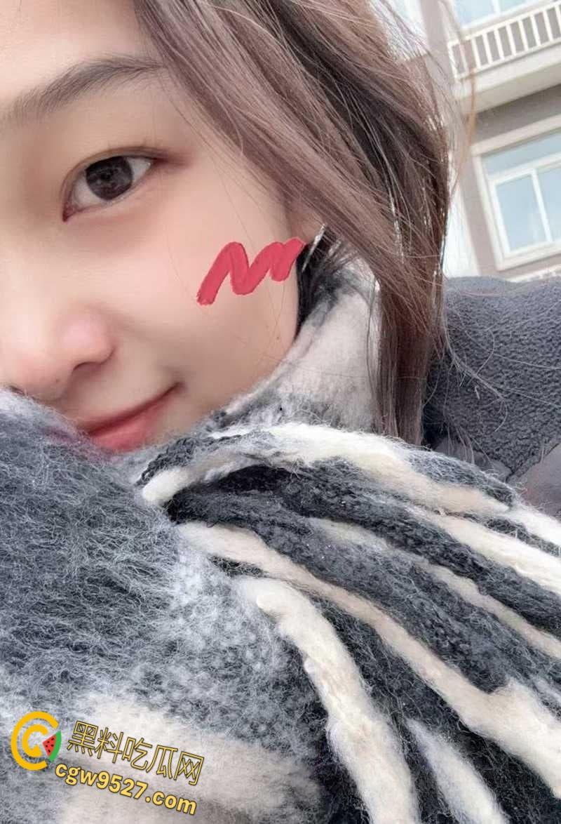 上海商学院【于贝】，被渣男跑路只能裸贷打胎，自拍全裸洗澡视频抵押，自慰骚穴完美露脸 !  第1张