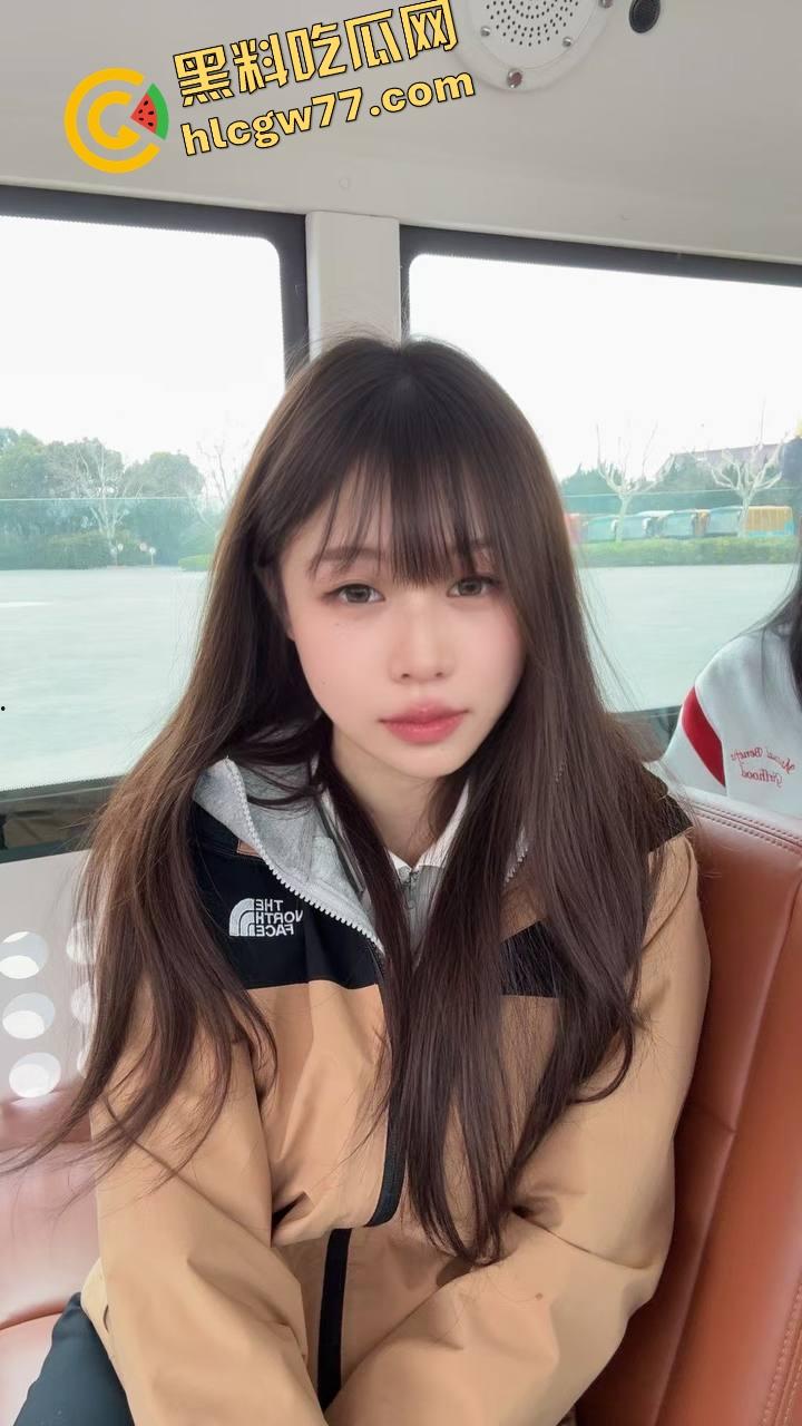 电影院当炮房？小情侣亲热全程被高清监控直播，年纪轻轻就直播开档，社会这课学得真扎实！  第2张