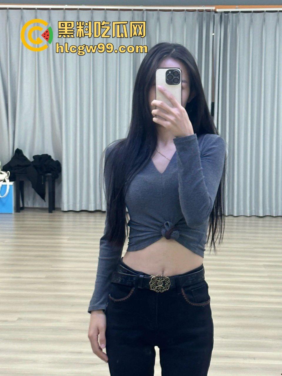 湖北民族舞蹈骚贱学生【顾御婷】极致反差到处酒店约炮，蒙眼激情做爱操逼淫荡神情！独家曝光！  第2张