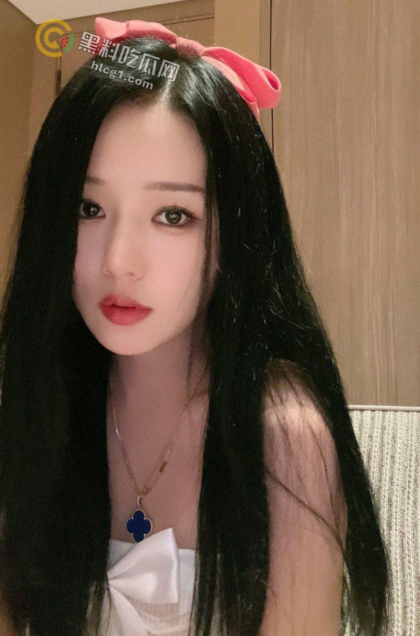 高颜值反差婊yuyu新作曝光！黑丝女仆双飞现场视频引发全网狂欢！  第8张