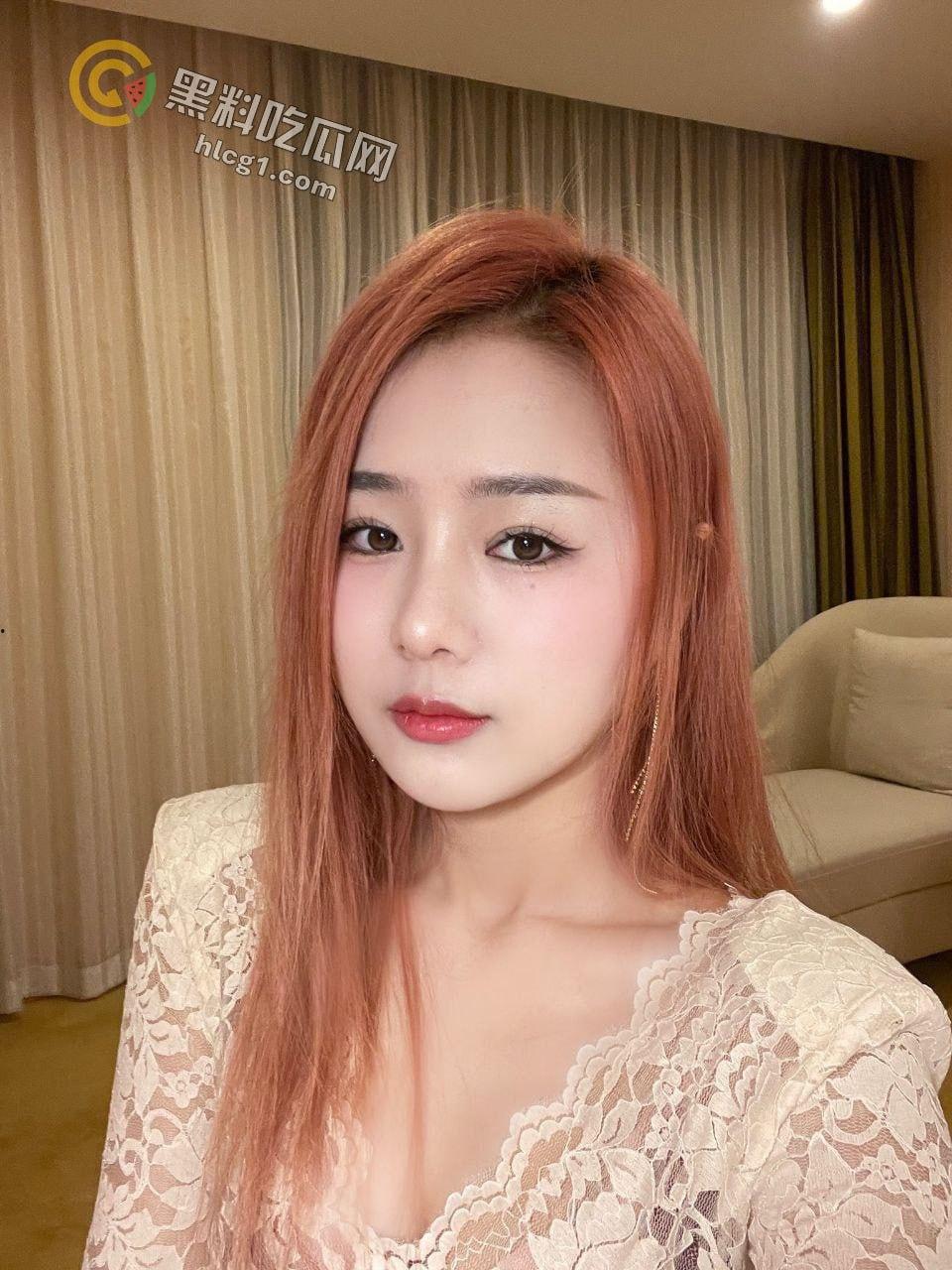 高颜值反差婊yuyu新作曝光！黑丝女仆双飞现场视频引发全网狂欢！  第12张