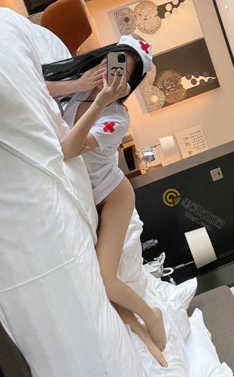 高颜值反差婊yuyu新作曝光！黑丝女仆双飞现场视频引发全网狂欢！  第15张