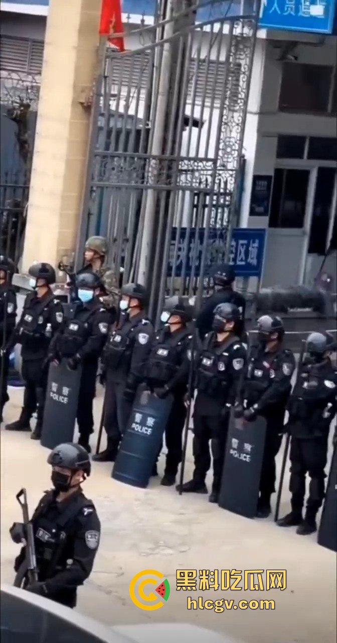 缅甸克钦邦战乱难民潮！百姓涌向腾冲口岸求庇护，中国军队严防死守绝不让难民入境！  第5张