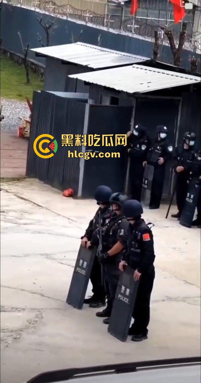 缅甸克钦邦战乱难民潮！百姓涌向腾冲口岸求庇护，中国军队严防死守绝不让难民入境！  第8张