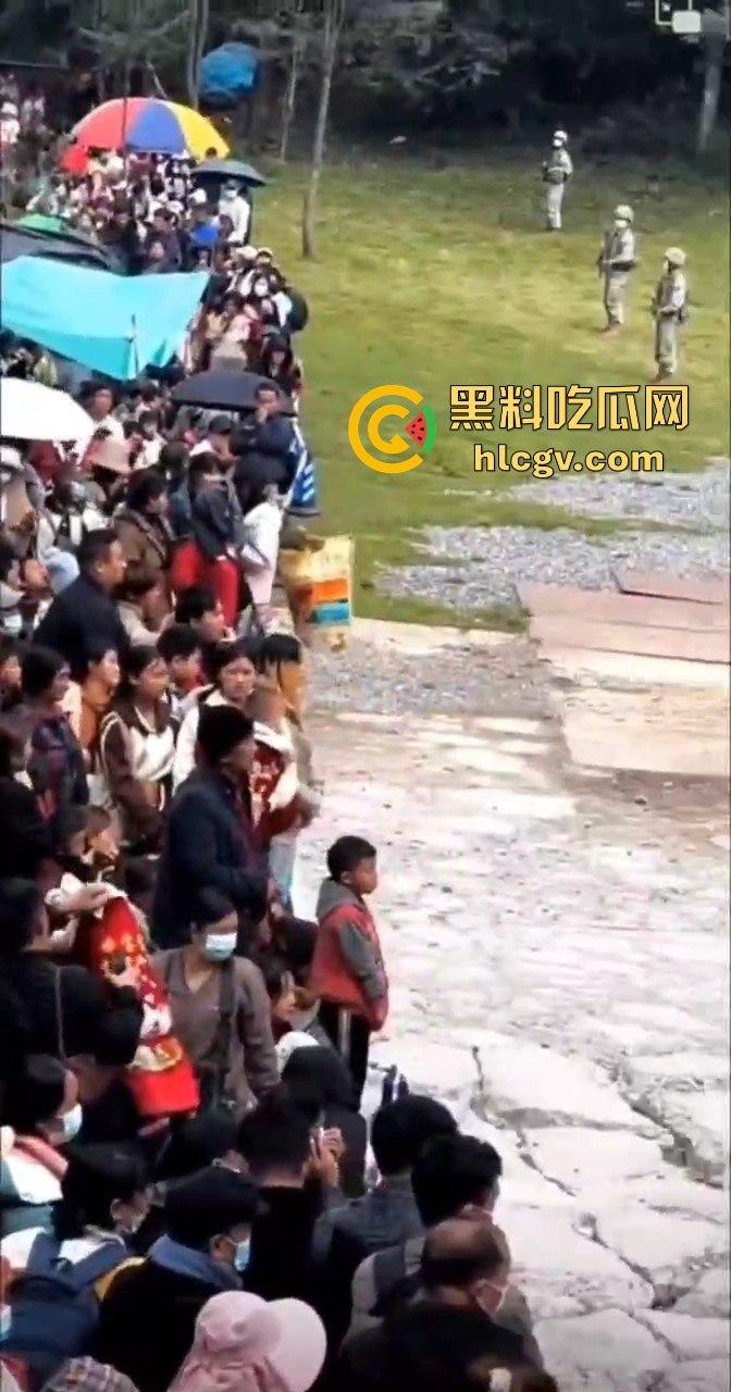 缅甸克钦邦战乱难民潮！百姓涌向腾冲口岸求庇护，中国军队严防死守绝不让难民入境！  第9张