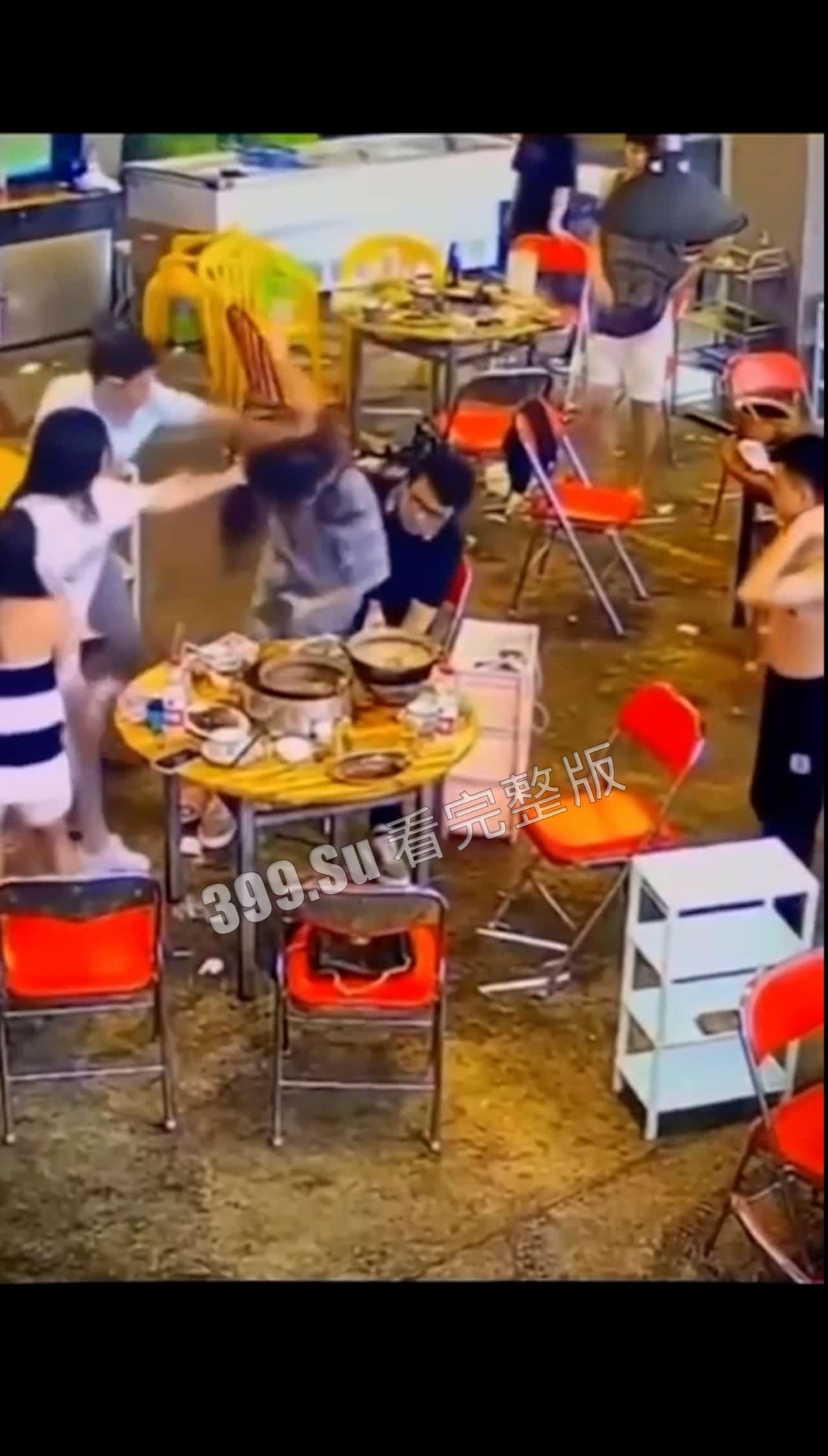 捉奸合集  想当老王就先看看万一被抓到 是什么下场吧 第3张