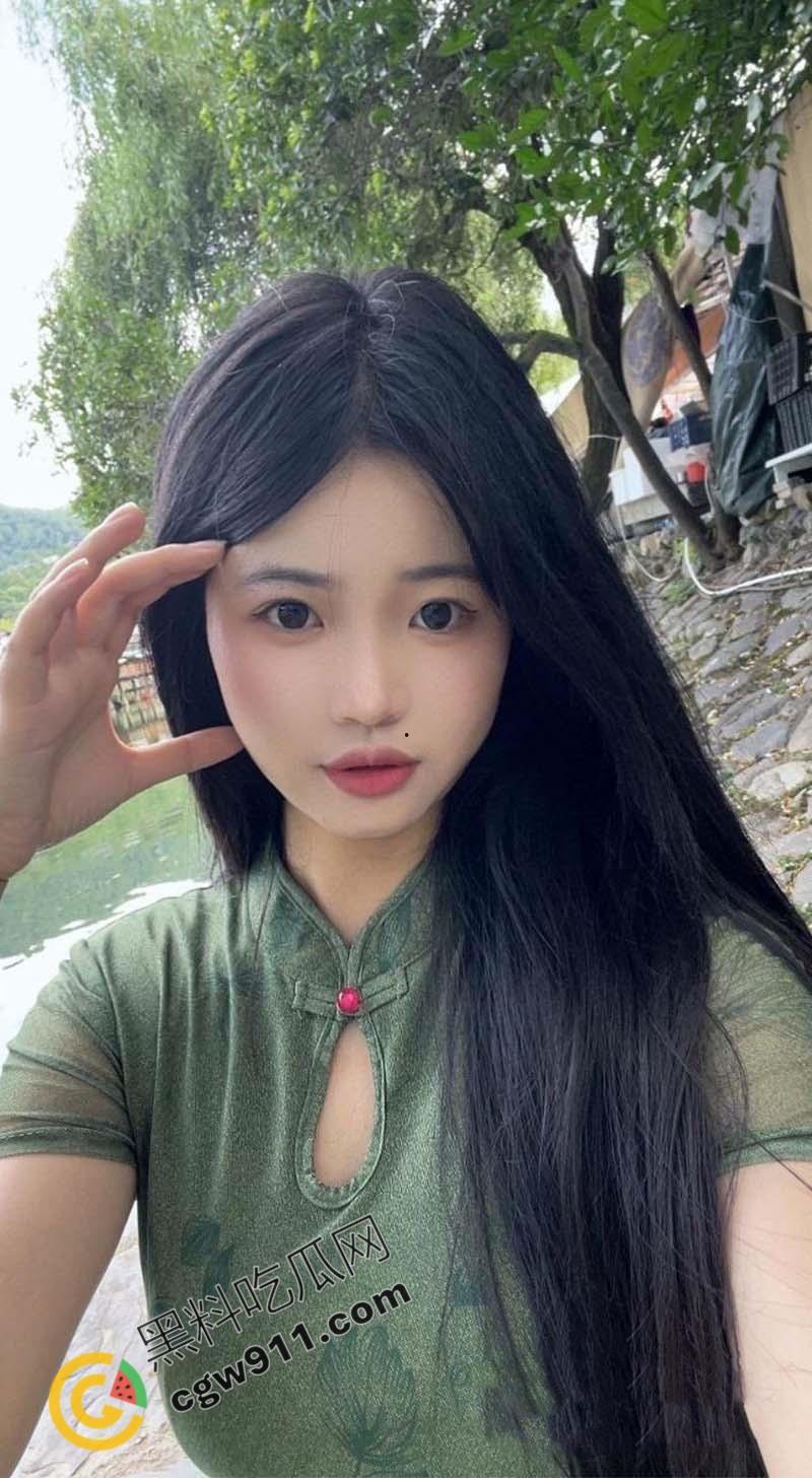 清纯学生妹【袁舒蕾】三日淫旅戏倾城！黑丝耍浪深喉吸飞，粉穴高潮连连淫水横流，疯狂做爱不分昼夜  第1张