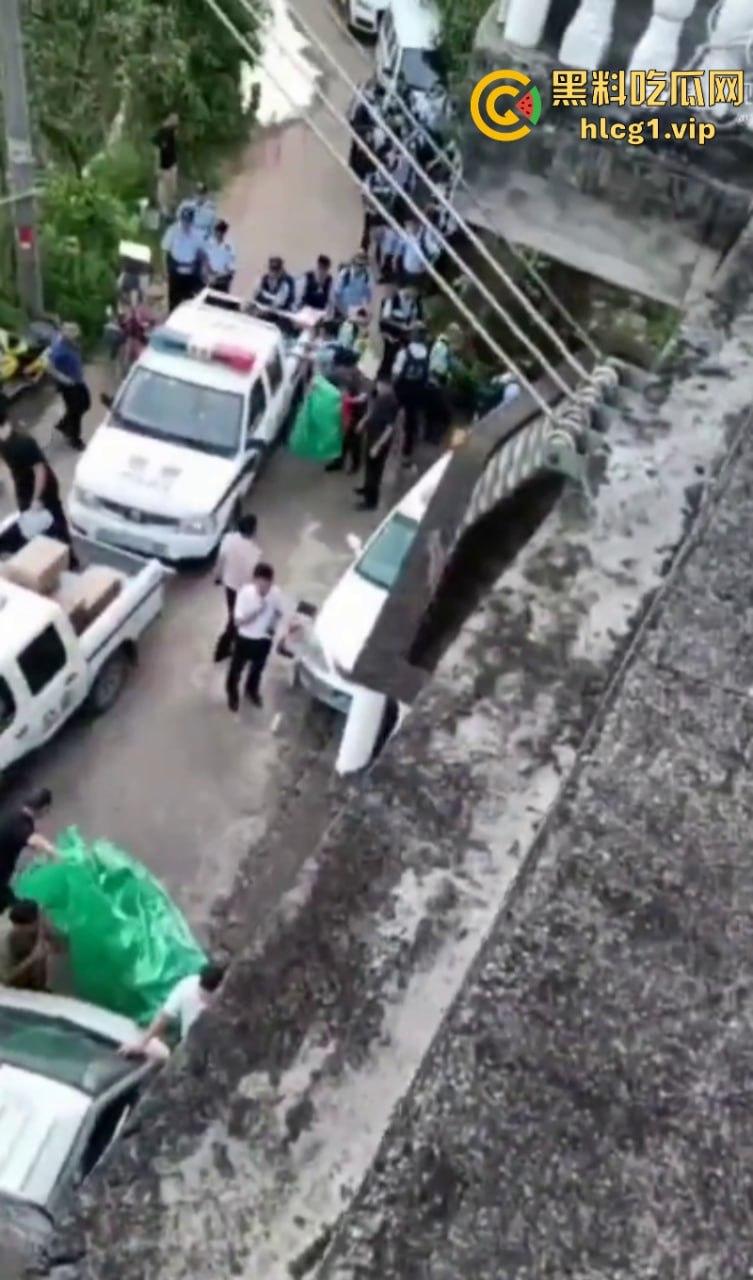 天神下凡一锤6！广西男砍杀邻居致5死1伤 死者含3个孩子  第4张