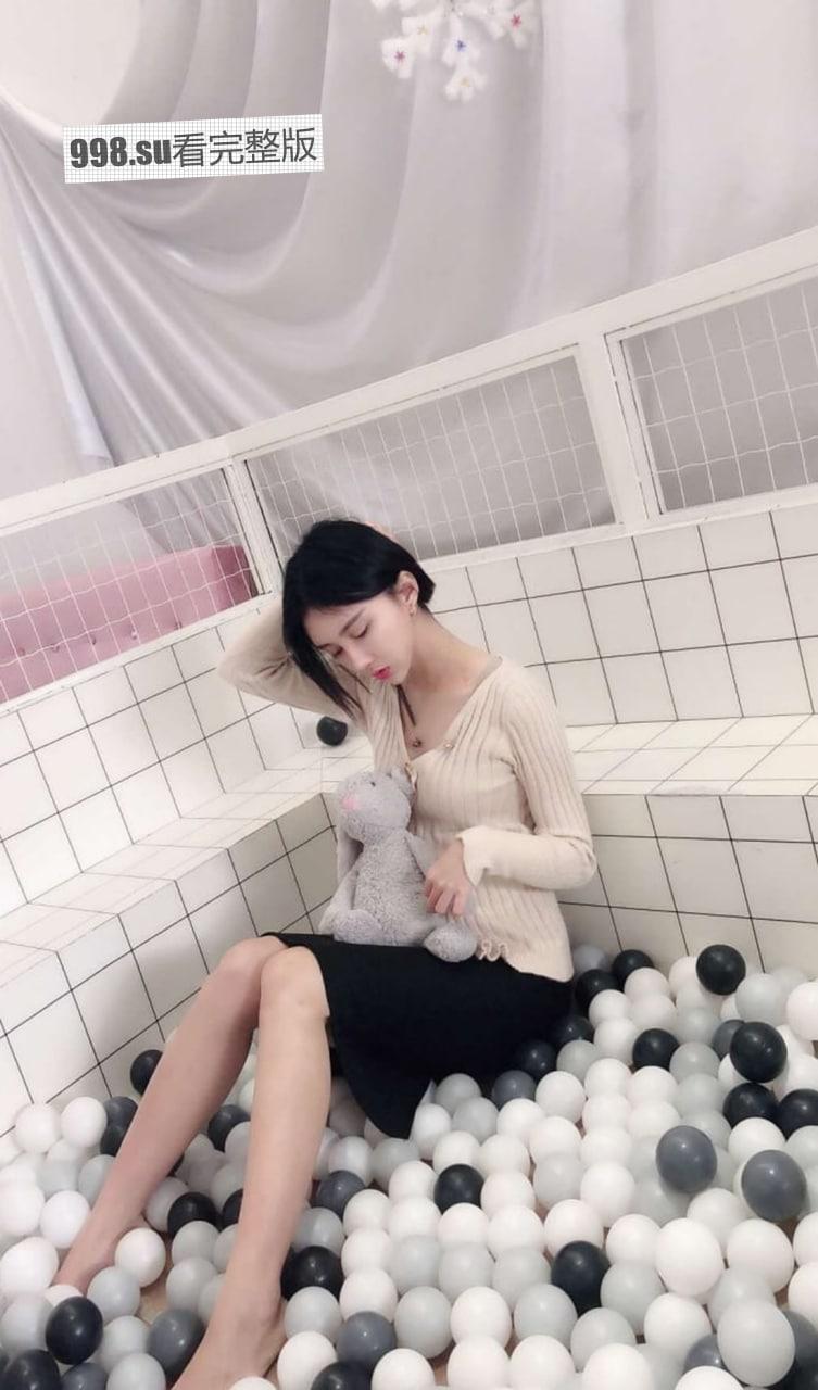 重磅泄密 长腿极品校花约啪视频流出  第2张