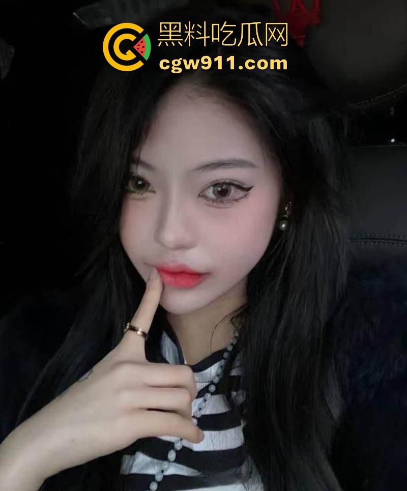 土豪豪掷千金约炮极品花胸美女，御姐气质风情万种，顶级身材诱惑勾魂，深喉吞精彰显母狗本色！  第1张