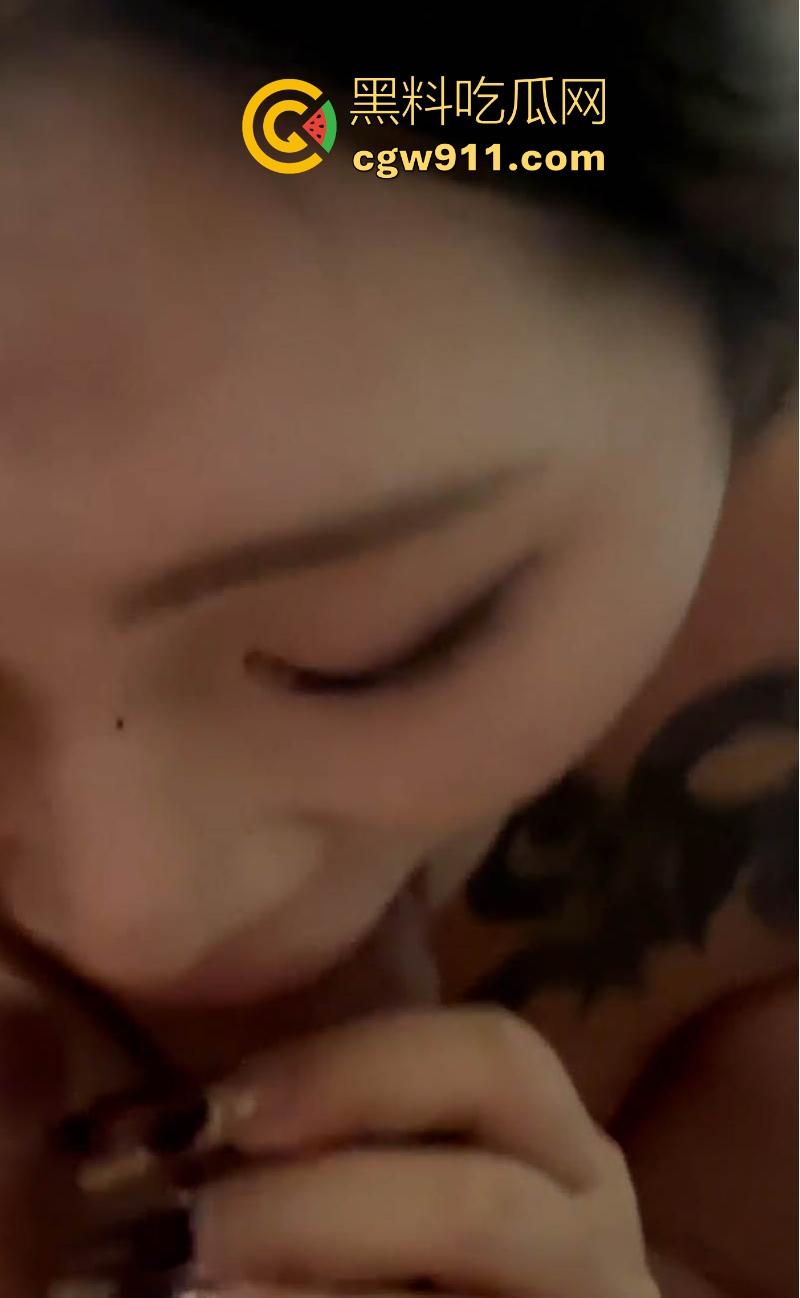 土豪豪掷千金约炮极品花胸美女，御姐气质风情万种，顶级身材诱惑勾魂，深喉吞精彰显母狗本色！  第6张